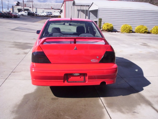 2003 Mitsubishi Lancer LE 2WD 7-pass