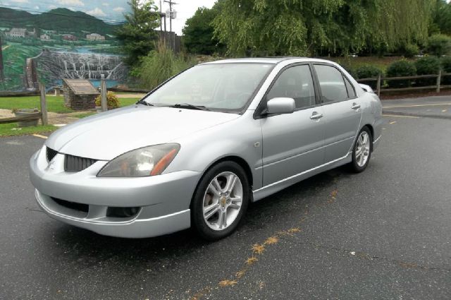 2004 Mitsubishi Lancer SE 4WD AWD SUV