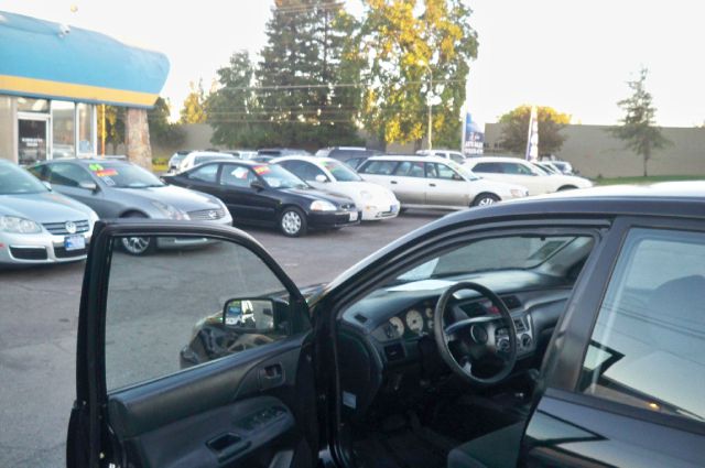 2004 Mitsubishi Lancer LE 2WD 7-pass