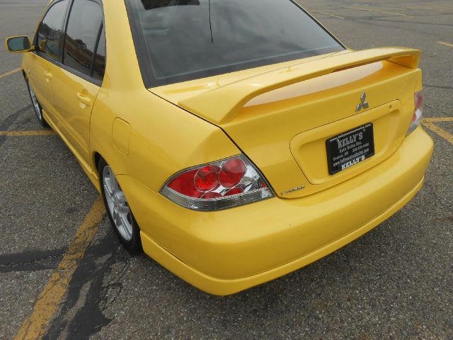 2004 Mitsubishi Lancer SE 4WD AWD SUV