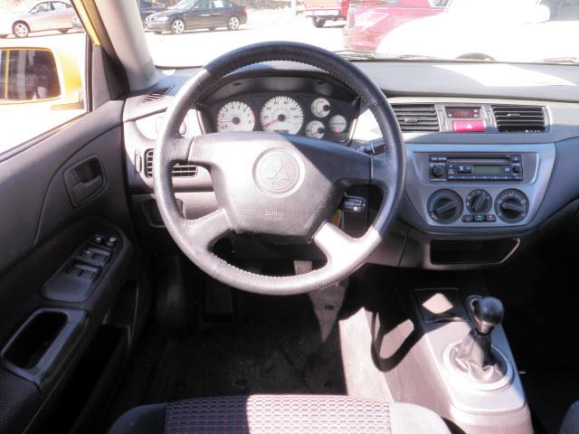 2005 Mitsubishi Lancer SE 4WD AWD SUV