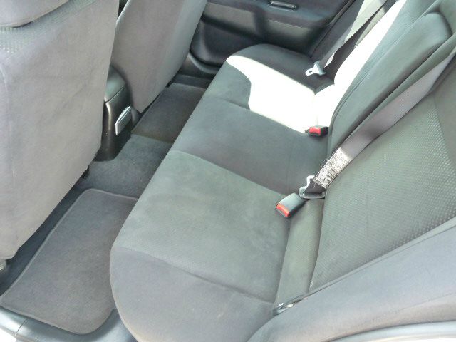 2005 Mitsubishi Lancer LE 2WD 7-pass