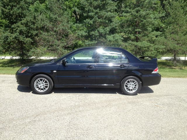 2005 Mitsubishi Lancer LE 2WD 7-pass