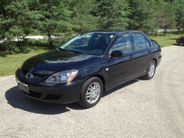 2005 Mitsubishi Lancer LE 2WD 7-pass