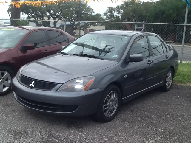2006 Mitsubishi Lancer LE 2WD 7-pass