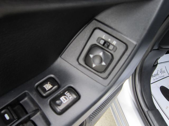 2008 Mitsubishi Lancer Dark Gray Trim And Step