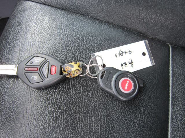 2008 Mitsubishi Lancer Dark Gray Trim And Step