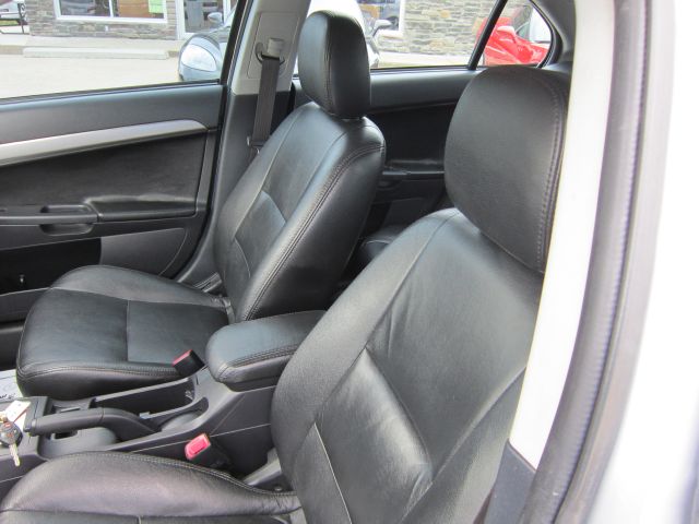 2008 Mitsubishi Lancer Dark Gray Trim And Step