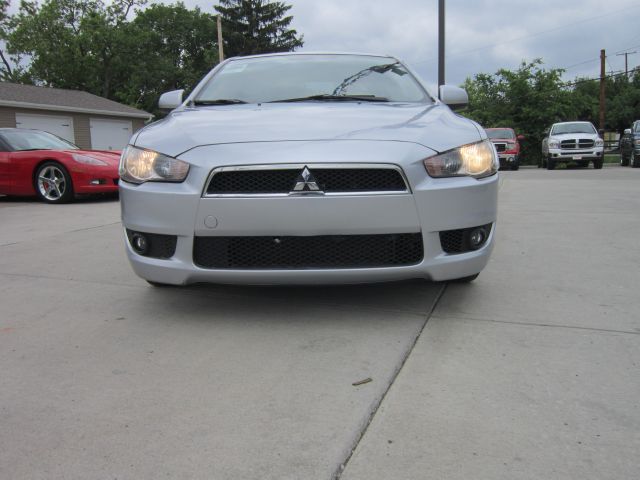 2008 Mitsubishi Lancer Dark Gray Trim And Step