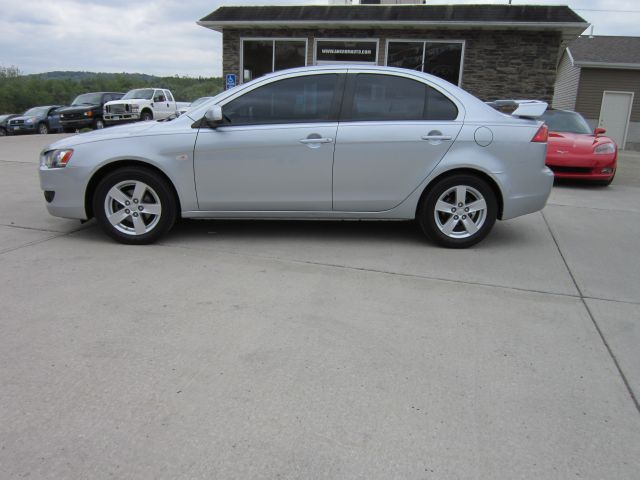 2008 Mitsubishi Lancer Dark Gray Trim And Step