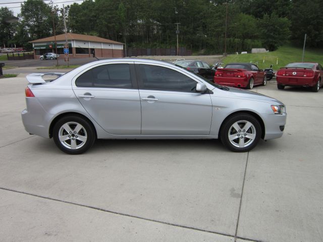 2008 Mitsubishi Lancer Dark Gray Trim And Step