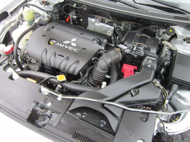 2008 Mitsubishi Lancer Dark Gray Trim And Step