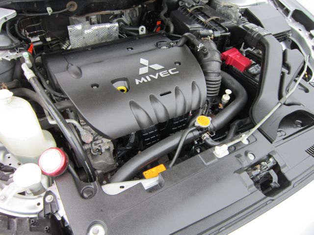 2008 Mitsubishi Lancer Dark Gray Trim And Step