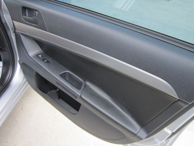 2008 Mitsubishi Lancer Dark Gray Trim And Step
