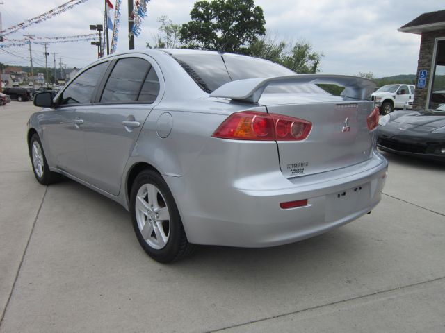 2008 Mitsubishi Lancer Dark Gray Trim And Step
