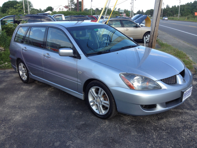 2004 Mitsubishi Lancer Sportback SE 4WD AWD SUV