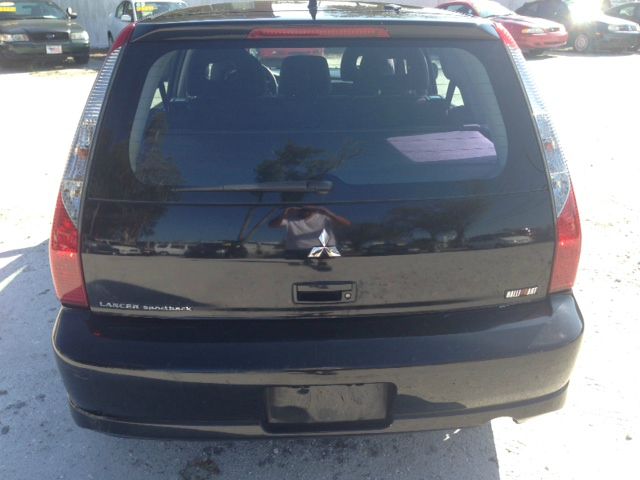 2004 Mitsubishi Lancer Sportback SE 4WD AWD SUV