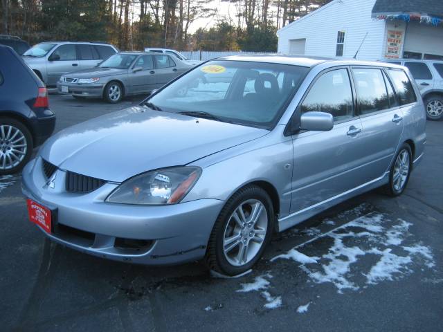 2004 Mitsubishi Lancer Sportback SE 4WD AWD SUV