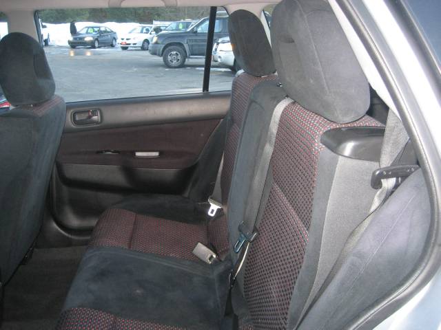 2004 Mitsubishi Lancer Sportback SE 4WD AWD SUV
