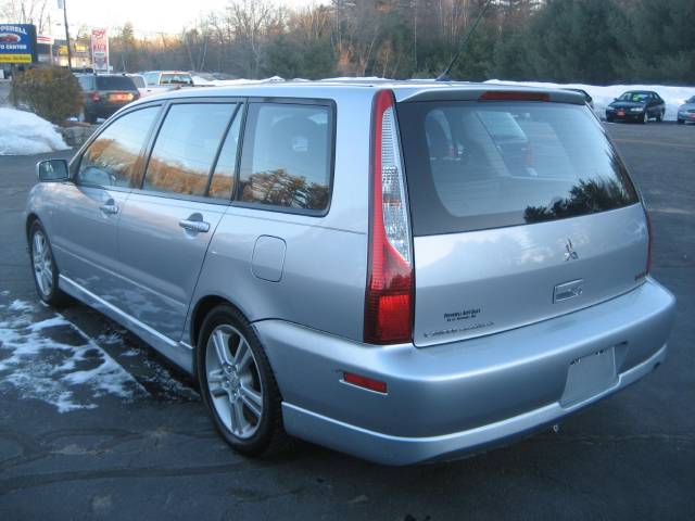 2004 Mitsubishi Lancer Sportback SE 4WD AWD SUV