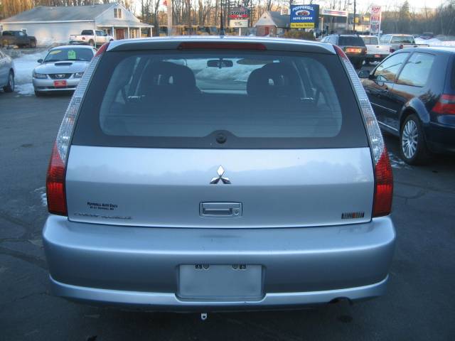 2004 Mitsubishi Lancer Sportback SE 4WD AWD SUV