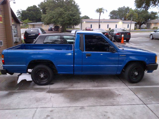 1991 Mitsubishi Mighty Max Lariat 4D Crew Cab Truck