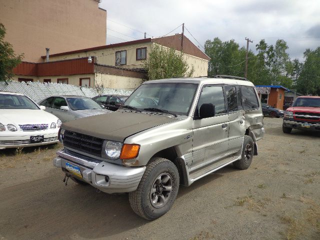 1999 Mitsubishi Montero Ram 3500 Diesel 2-WD