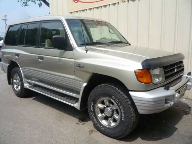 1999 Mitsubishi Montero Ram 3500 Diesel 2-WD