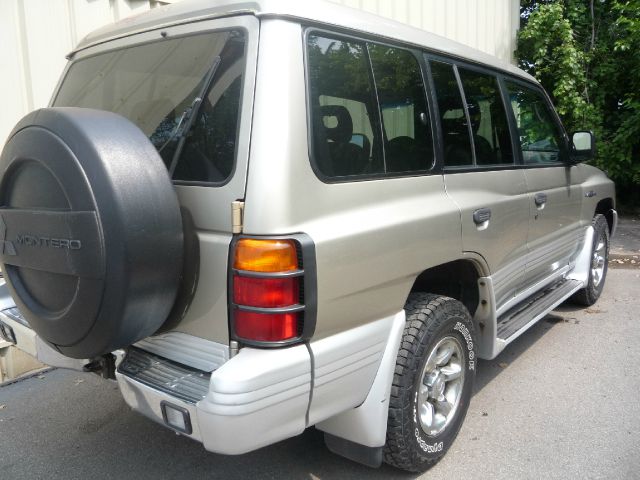 1999 Mitsubishi Montero Ram 3500 Diesel 2-WD