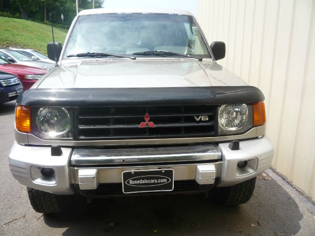 1999 Mitsubishi Montero Ram 3500 Diesel 2-WD