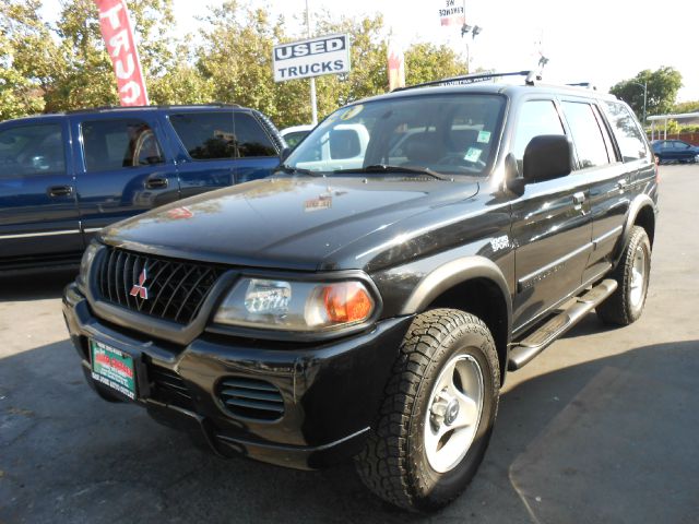 2000 Mitsubishi Montero Touring W/nav.sys