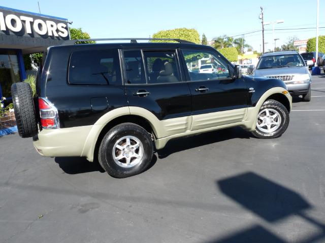 2001 Mitsubishi Montero Super