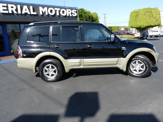 2001 Mitsubishi Montero Super