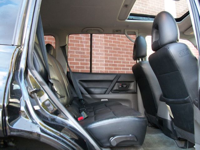 2001 Mitsubishi Montero Super