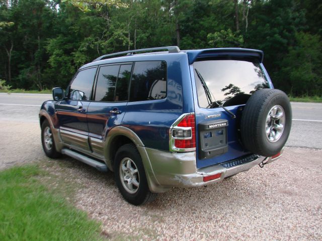 2001 Mitsubishi Montero Super