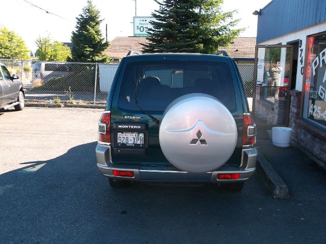 2001 Mitsubishi Montero Super