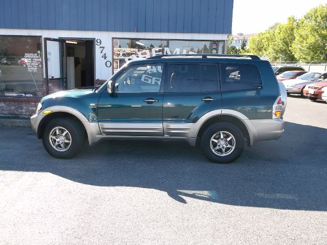 2001 Mitsubishi Montero Super