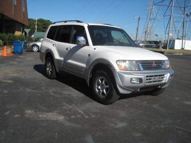 2001 Mitsubishi Montero Super