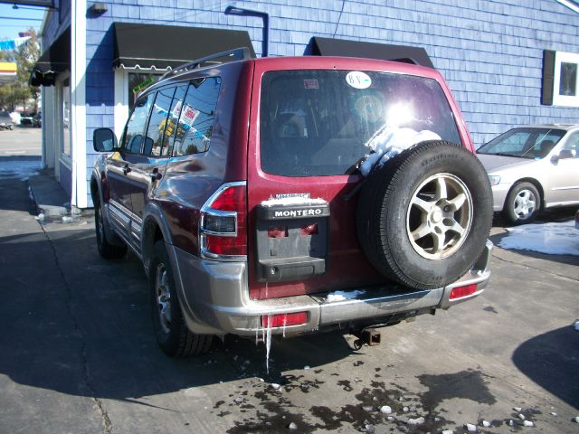 2001 Mitsubishi Montero Super