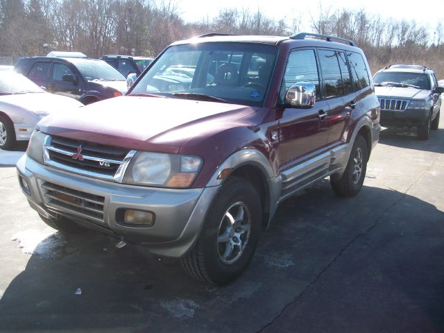 2001 Mitsubishi Montero Super