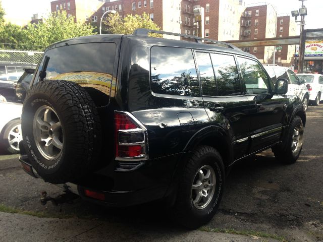 2001 Mitsubishi Montero Super