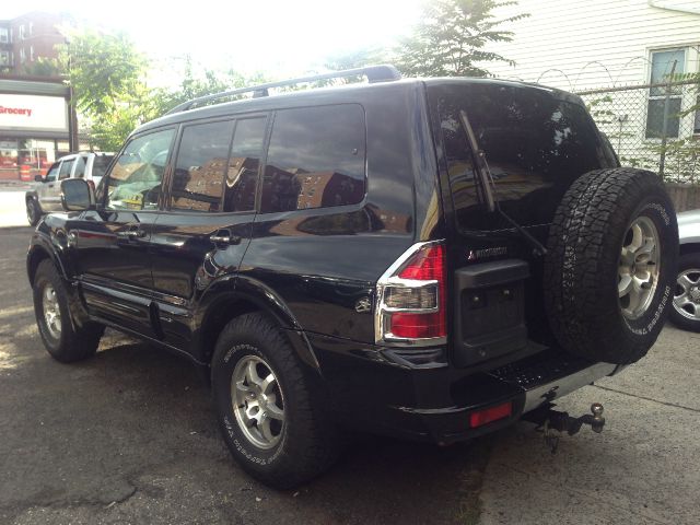 2001 Mitsubishi Montero Super