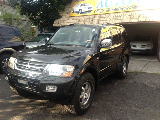 2001 Mitsubishi Montero Super