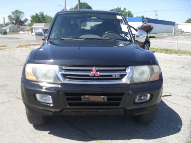 2001 Mitsubishi Montero Super