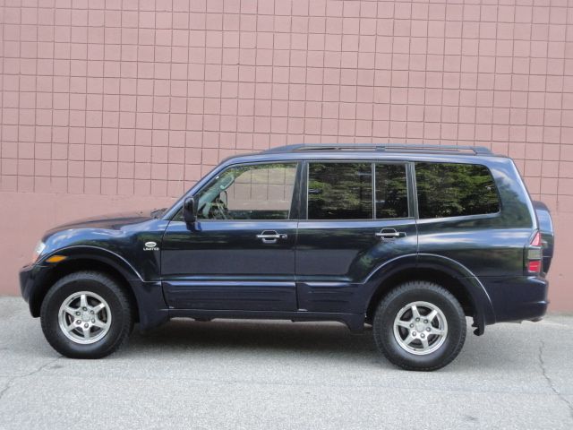 2002 Mitsubishi Montero Navigation Sunroof DVD