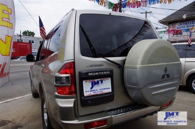 2002 Mitsubishi Montero Super