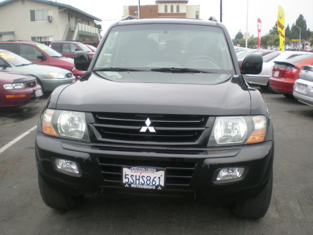 2002 Mitsubishi Montero Super