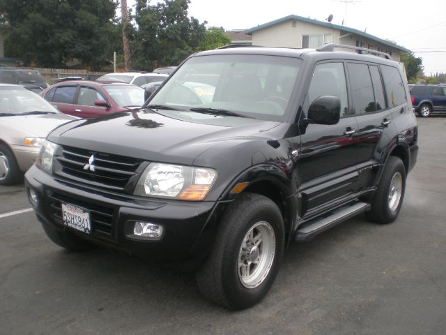 2002 Mitsubishi Montero Super