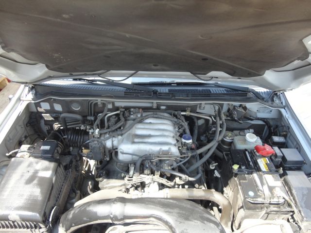 2003 Mitsubishi Montero Super