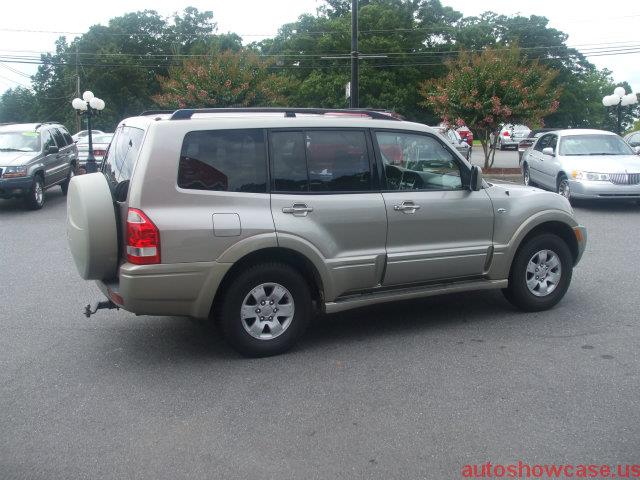2003 Mitsubishi Montero SLT 25